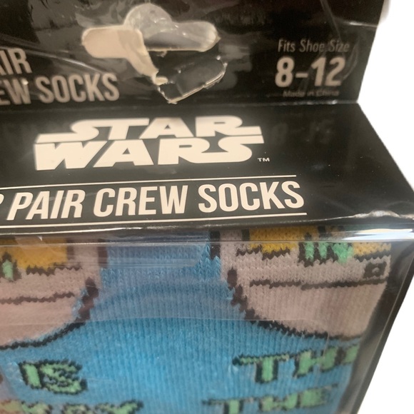 Bioworld Baby Yoda Mandolorian 3 pack Men’s Crew socks set Size 8-12 Gifts - Picture 2 of 3